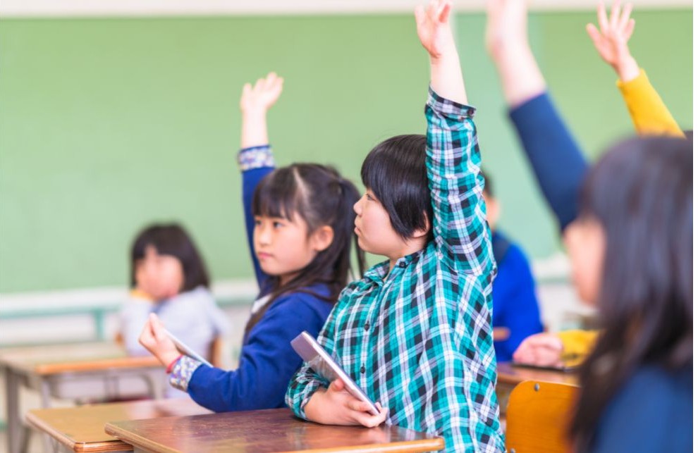 学習塾の子供達