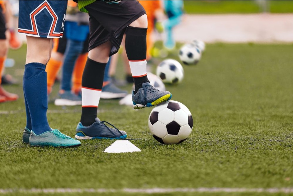 サッカーをする子供達